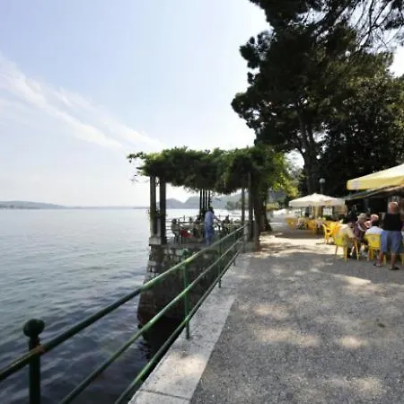 Appartement Sleeps 3 Pool Meina