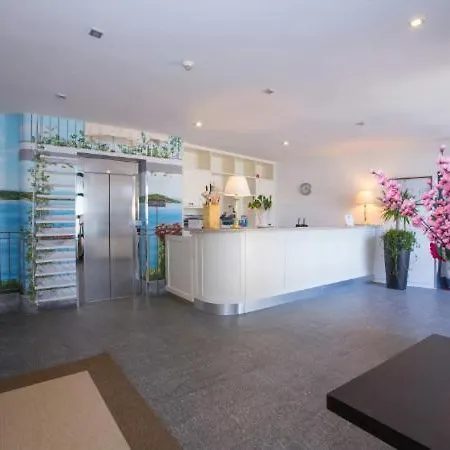Appartement Sleeps 3 Pool Meina